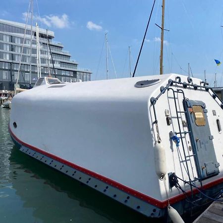 5 Star Ocean Village Marina Reconditioned Rnli Rig Life Boat Southampton Eksteriør billede