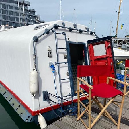 5 Star Ocean Village Marina Reconditioned Rnli Rig Life Boat Southampton Eksteriør billede