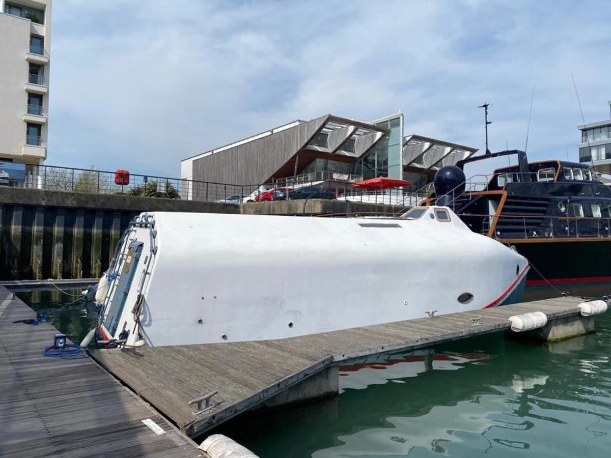 5 Star Ocean Village Marina Reconditioned Rnli Rig Life Boat Southampton Eksteriør billede